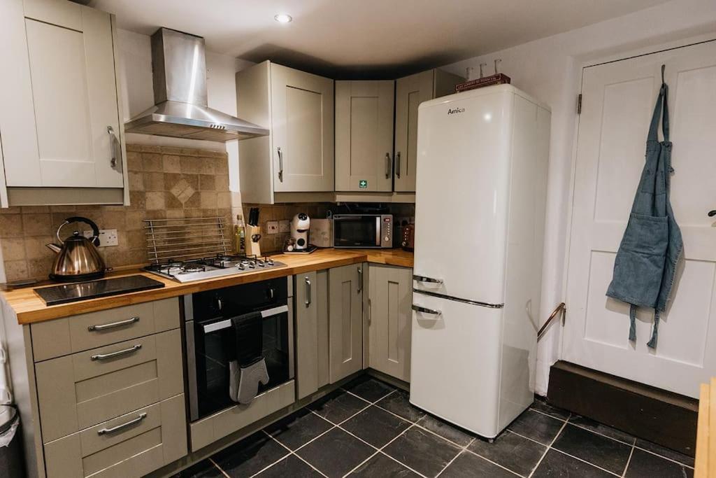 Fryers Cottage - Beautiful 2 Bedroom Town & Country Cottage On Edge Of Peak District Wirksworth Екстериор снимка